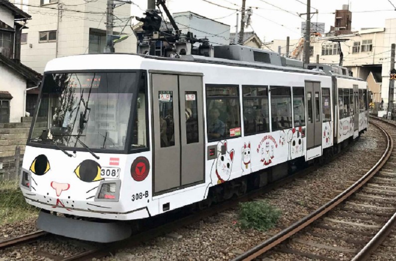 東急世田谷線　招き猫電車